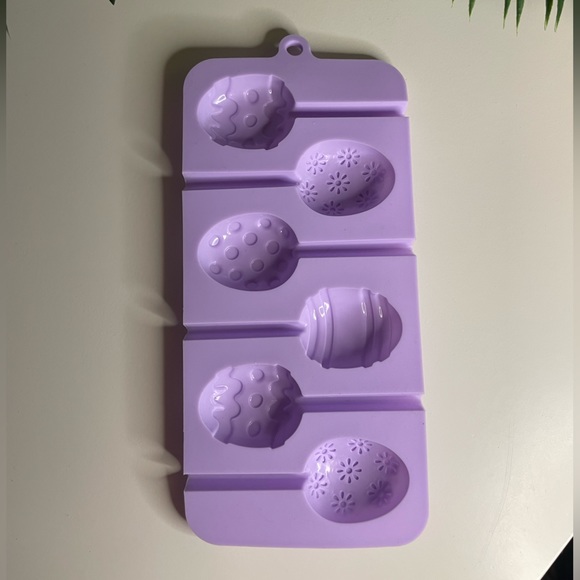 Silicone candy, chocolate or cake pop mold -NWOT - Picture 2 of 2